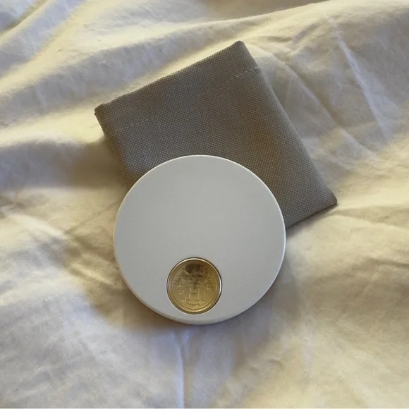 Hermes Paris Eyeshadow 01 - Picture 3 of 6